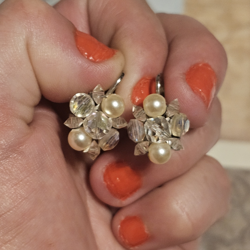 Vintage Laguna Silver Tone Pearl Clip On Earrings